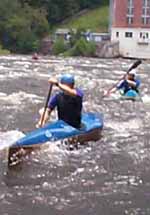 Tom Wier (foreground) and Chris Hipgrave train on the Pigeon River, Tennessee. (Photo: Michael Beavers)